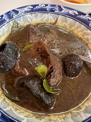 ABK- can use better quality chicken instead of these gluten ones 6.5/10  at Botanict 豐之素 in West Singapore