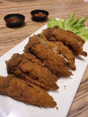 Boneless chicken at Botanict 豐之素 in West Singapore
