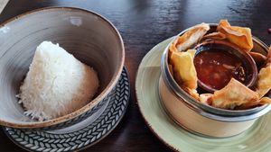 Crispy starters at KIM999 in Berlin