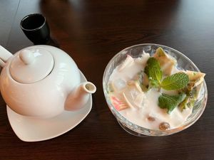 Tea and desert at KIM999 in Berlin