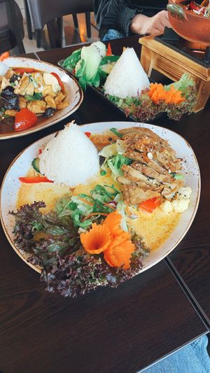 Curry mit „Ente“ war sehr lecker und macht mir glücklich. at KIM999 in Berlin