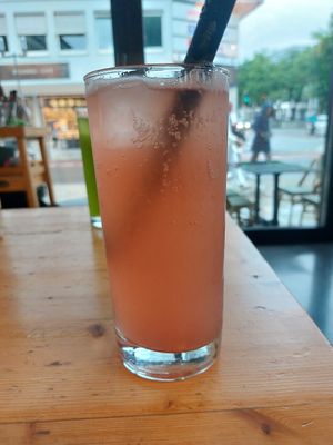 Erdbeer-Litschi Soda at Mémoires d'Indochine - P7 in Mannheim