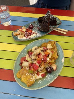 Vegan french toast and chocolate browniee  at Frida in Vienna