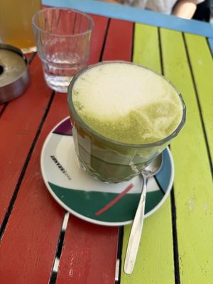 Matcha mit Hafermilch  at Frida in Vienna