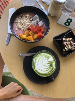 Strawberry bowl at What's Cup! in Koh Phangan