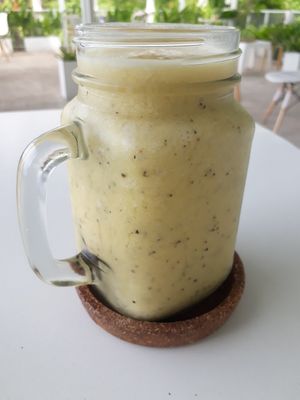 Refresh your day, pineapple, passion fruit & ginger at What's Cup! in Koh Phangan