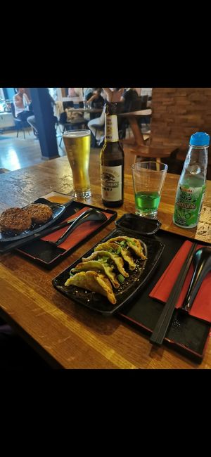 Süßkartoffelkroketten und fritierte Gyōza at Min Ramen Bar in Karlsruhe