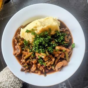 Pilz-Gulasch mit Kartoffelstock at meinRad - Zentralstrasse - Food Truck in Luzern