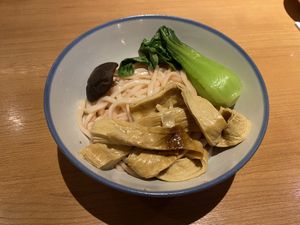 Red vinegar noodles  at Kōng Yě Sù MiànShí 空也素麵食 in Taichung