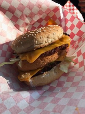 Double burger at Furahaa - Vegan in Paris