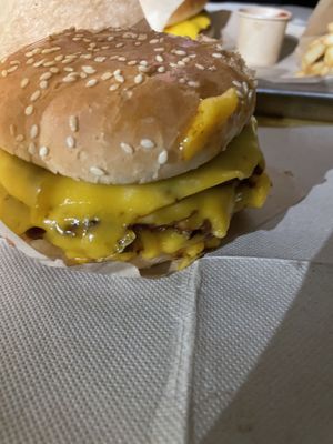 Triple cheeseburger  at Furahaa - Vegan in Paris