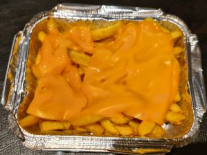 Fries 'N Cheese at Furahaa - Vegan in Paris