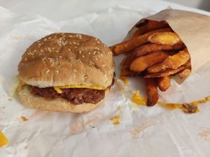 Furahaa Burger, sweet potato fries, in menu with a drink (12.90€) at Furahaa - Vegan in Paris
