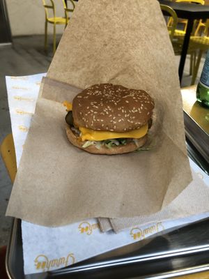 Thé furahaa burger  at Furahaa - Vegan in Paris