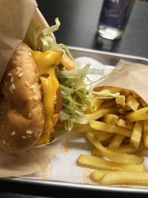 Delicious vegan burger with cheesee #Veganuary at Furahaa - Vegan in Paris