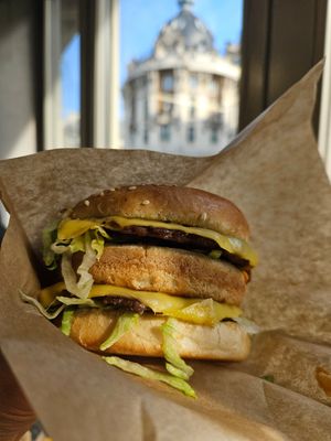 The big one at Furahaa - Vegan in Paris