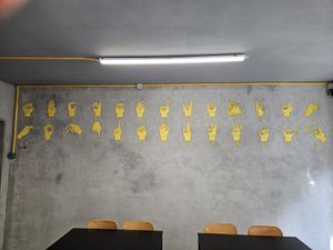 Learn sign language while you eat at Furahaa - Vegan in Paris