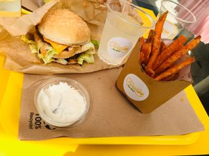 Big furahaa burger, sweet potatoes fries and lemonade 😍 at Furahaa - Vegan in Paris