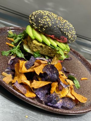 Vegan Burger! 🍔 at Cactus Restos in Paris