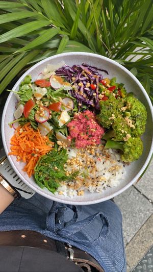 Vegan Bowl 🌱  at Cactus Restos in Paris