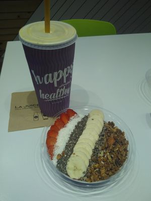 Acai bowl and smoothie at La Juiceria in Kuala Lumpur
