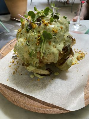Coliflower with tahini  at Les Filles Cafè in Barcelona