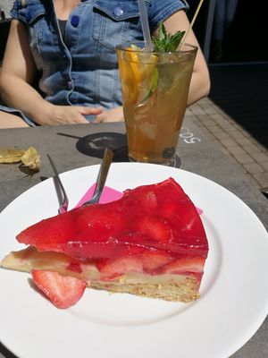 Strawberry cake at Markt 5 Café in Paderborn