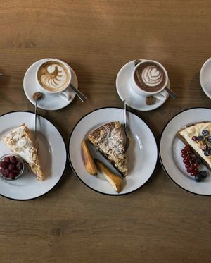 Kuchen & Café, es gibt glutenfreie und vegane Optionen at Markt 5 Café in Paderborn