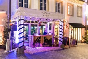 Glühweinstand am Eingang at Markt 5 Café in Paderborn