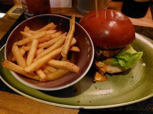 Erbsenkraft Veganuary burger with fries #Veganuary at Hans im Glück in Mannheim