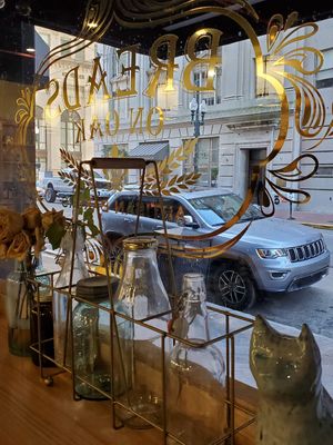 Bar inside great for people 👀 watching at Breads On Oak - Carondelet St in New Orleans