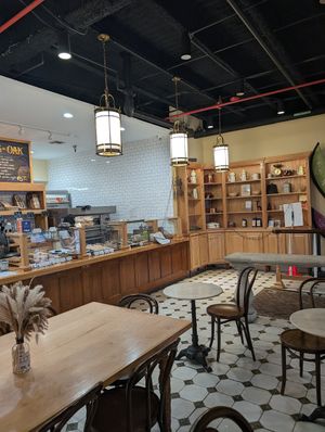  at Breads On Oak - Carondelet St in New Orleans