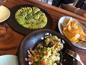 Avocado dishes at Hola Avo - 홀라아보 in Seoul