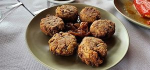 grass pea croquettes with onion chutney at Vakhos Taverna - Βάκχος Ταβέρνα in Delphi