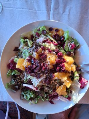 סלט עח תפוז at Vakhos Taverna - Βάκχος Ταβέρνα in Delphi