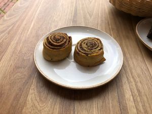 Rollos de canela / Cinnamon rolls at Bahji Bakery Rosales in Bogota