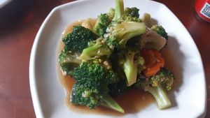 stir fried broccoli with soy sauce at M&L Chinese in Dublin