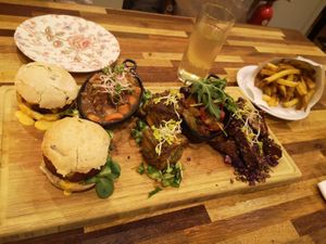 Hoofdgerecht voor 2 personen. Zeer smakelijk en zeker ook voldoende! at Dende in Leiden