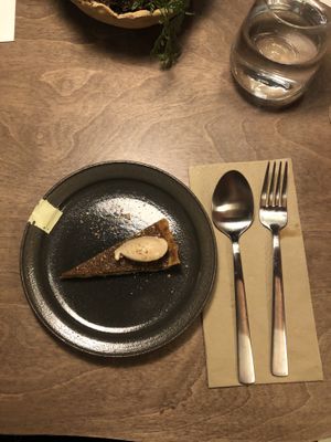 Almond desert at Bellies in Stavanger