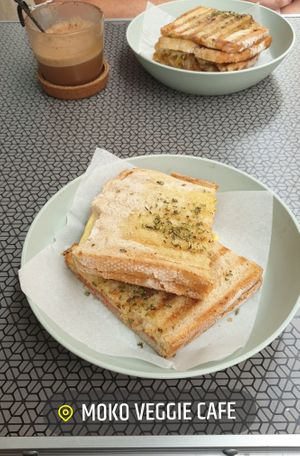 Grilled 'cheese' with 'bacon' at Moko Veggie Café - Alvalade in Lisbon