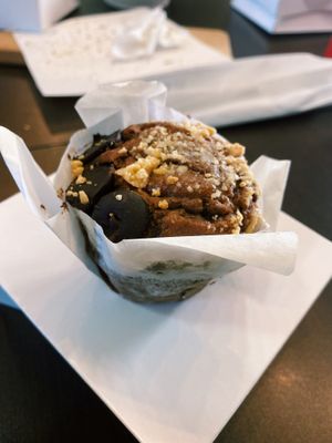 Muffin de chocolate y almendra at Moko Veggie Café - Alvalade in Lisbon