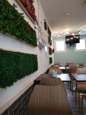Espaço muito acolhedor at Moko Veggie Café - Alvalade in Lisbon
