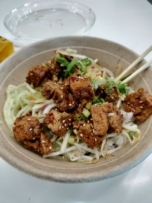 Spicy tofu bowl at MDW - Arami - TA in Chicago