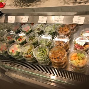 Lots of vegan grab-and-go items at MDW - Arami - TA in Chicago