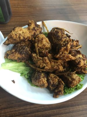 Garlic chicken  at Zi Zai Vegetarian 自在齋 - Tampines in East Singapore