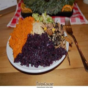 plate of the day - mashed sweet potato, red cabbage, wheat pasta salad, green salad, and something like polenta at Makro 1 in Vienna