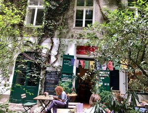 courtyard at Makro 1 in Vienna