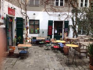 Outside seating at Makro 1 in Vienna