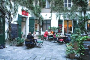 Outside seating at Makro 1 in Vienna