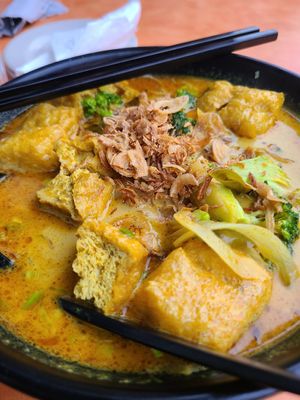 Laksa soup at Alice & Friends' Vegan Kitchen in Chicago
